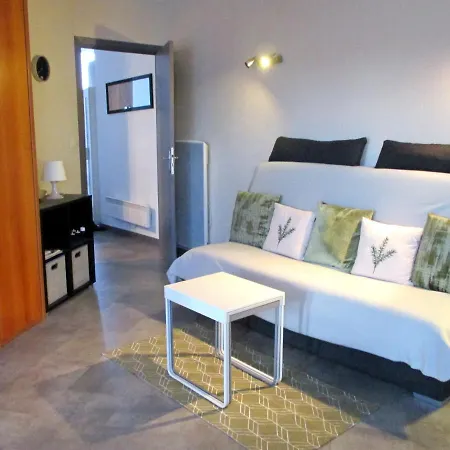 Delta Apartment *